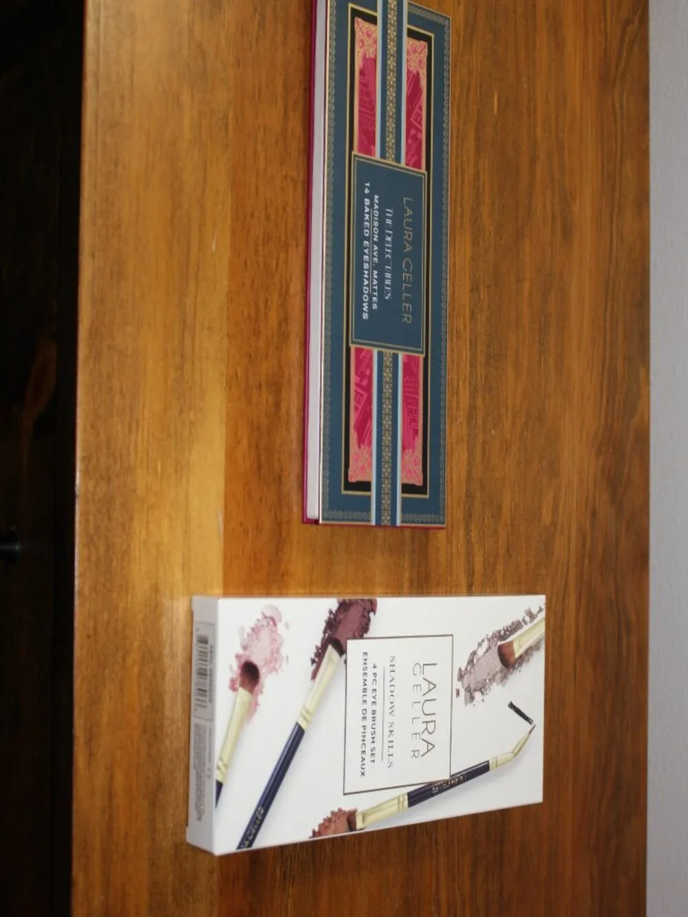 Laura Geller The Delectibles 14 Eyeshadows & 4 pc Eye Brush Set - New - Open Box